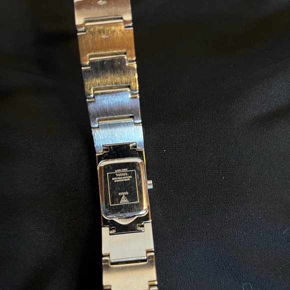 Elegant Guess Silver Women's Watch with Crystals - Picture 6 of 6